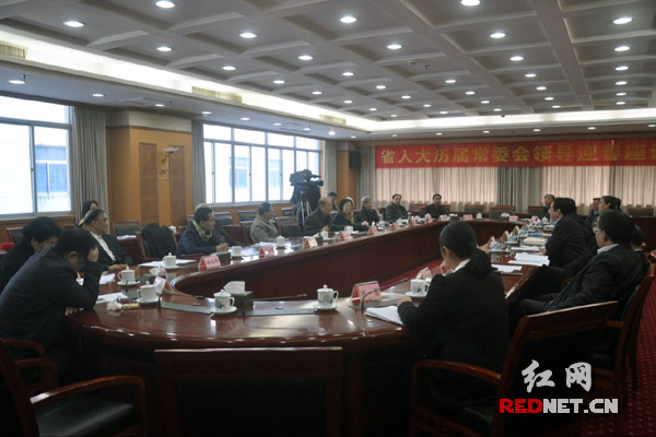 湖南省人大历届常委会领导迎春座谈会举行 韩永文主持
